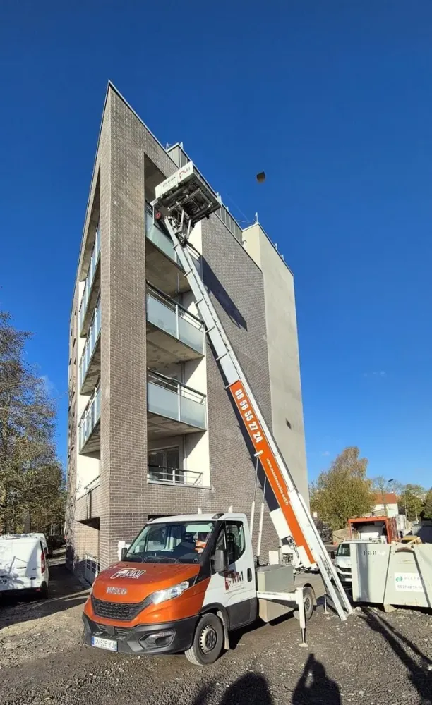 monte-meuble pour déménagement à Lompret